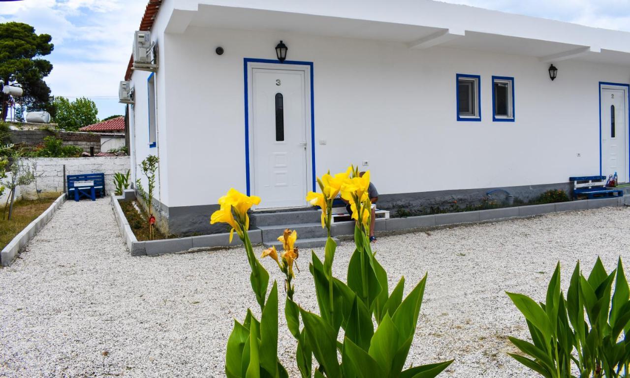 Troi Beach House فلورا المظهر الخارجي الصورة