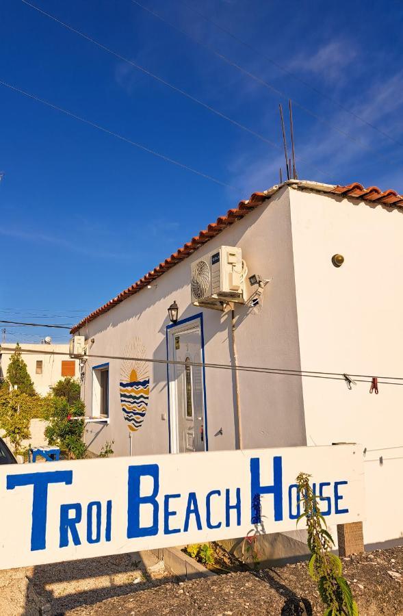 Troi Beach House فلورا المظهر الخارجي الصورة